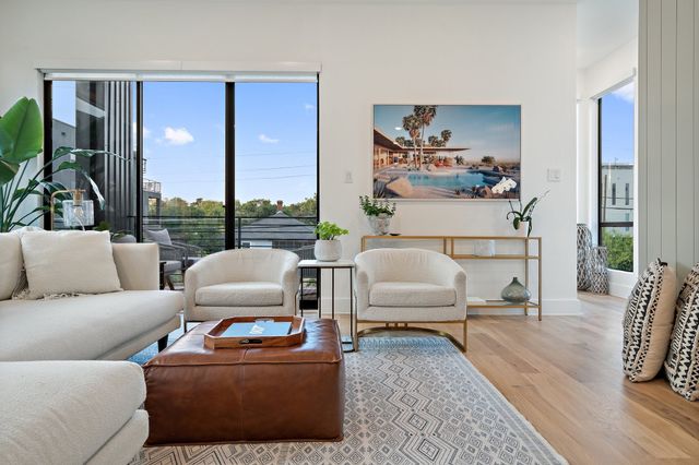 1006 Mobile Street, Dallas, TX 75208