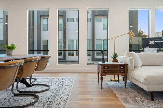 1006 Mobile Street, Dallas, TX 75208