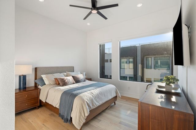 1006 Mobile Street, Dallas, TX 75208