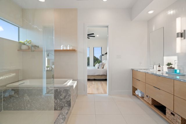 1006 Mobile Street, Dallas, TX 75208