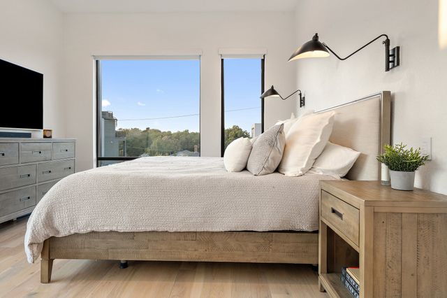 1006 Mobile Street, Dallas, TX 75208