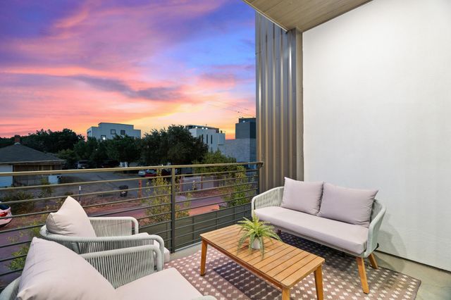 1006 Mobile Street, Dallas, TX 75208