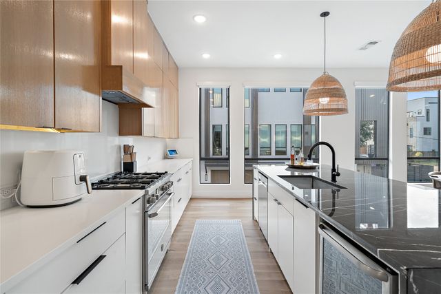 1006 Mobile Street, Dallas, TX 75208