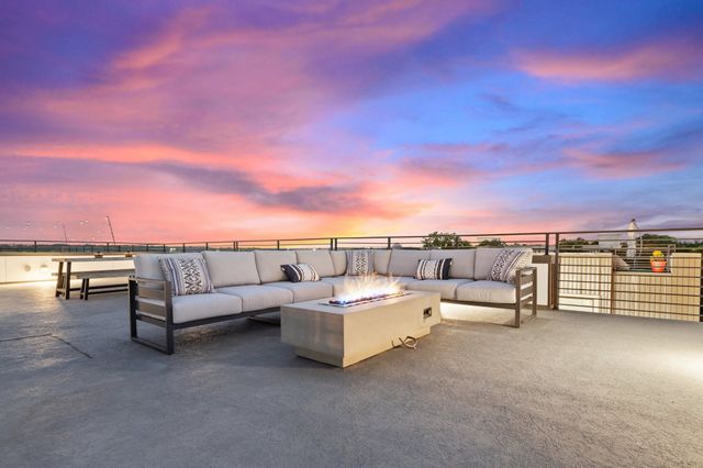 1006 Mobile Street, Dallas, TX 75208