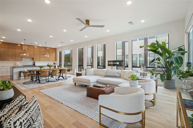 1006 Mobile Street, Dallas, TX 75208