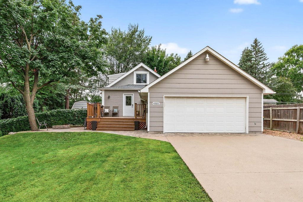 4305 Brunswick Avenue N, Crystal, MN 55422