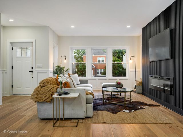 5141 W Dakin Street, Chicago, IL 60641