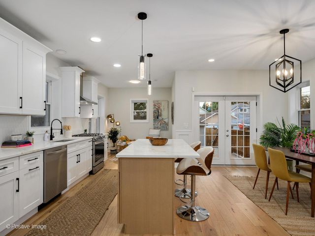 5141 W Dakin Street, Chicago, IL 60641