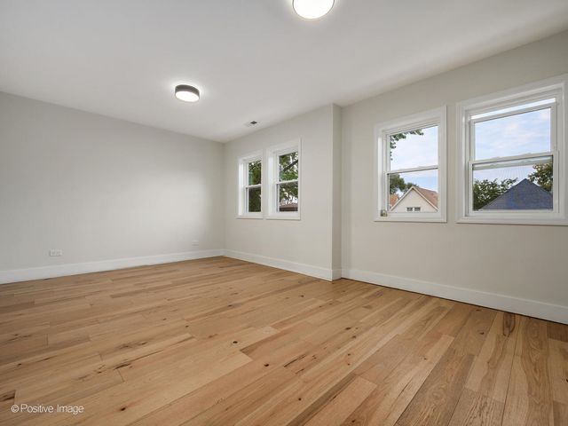 5141 W Dakin Street, Chicago, IL 60641