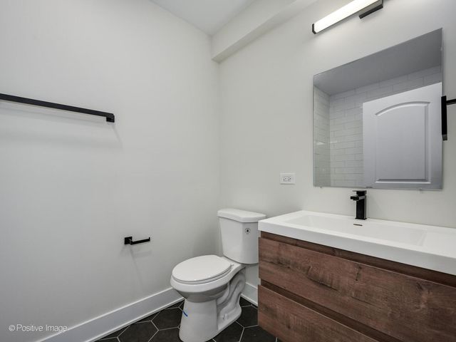 5141 W Dakin Street, Chicago, IL 60641