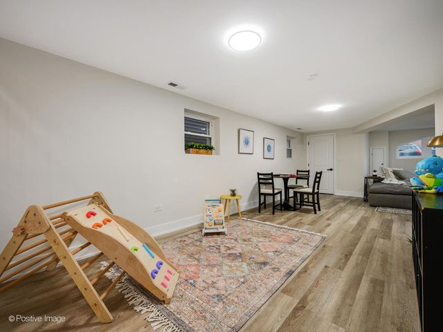 5141 W Dakin Street, Chicago, IL 60641