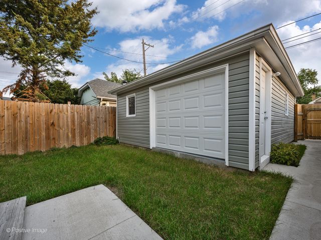 5141 W Dakin Street, Chicago, IL 60641