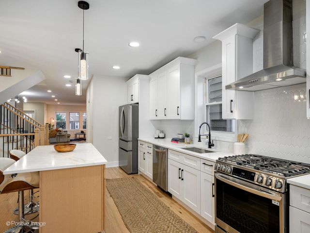 5141 W Dakin Street, Chicago, IL 60641