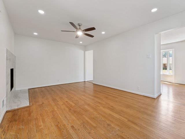 6327 Town Hill Lane, Dallas, TX 75214