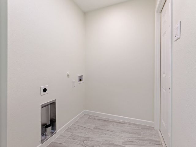 6327 Town Hill Lane, Dallas, TX 75214