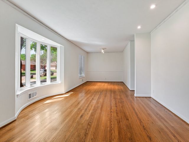 6327 Town Hill Lane, Dallas, TX 75214