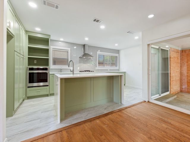 6327 Town Hill Lane, Dallas, TX 75214