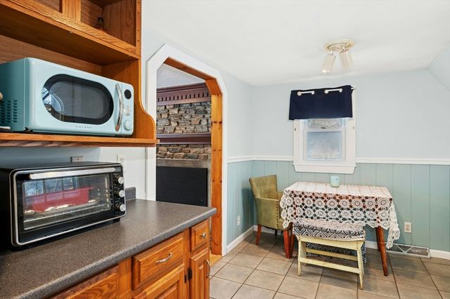 13 Harwood St, Oxford, MA 01540