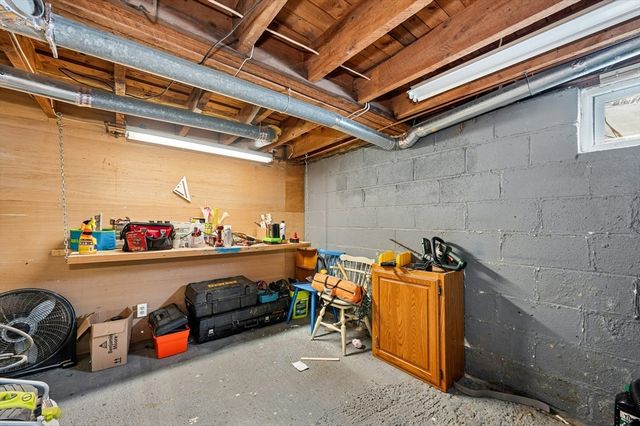13 Harwood St, Oxford, MA 01540