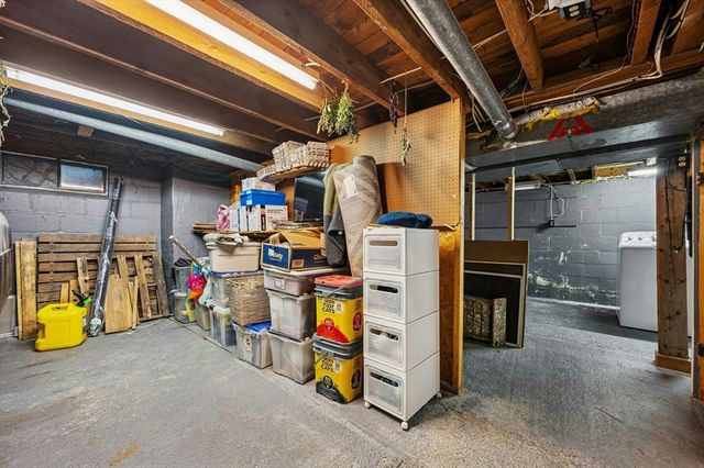 13 Harwood St, Oxford, MA 01540