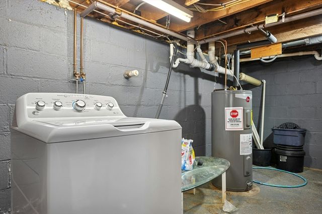 13 Harwood St, Oxford, MA 01540