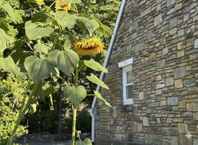 13 Harwood St, Oxford, MA 01540