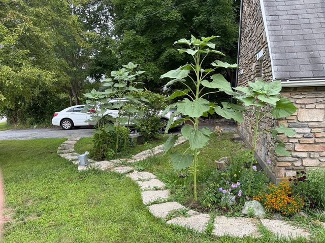 13 Harwood St, Oxford, MA 01540