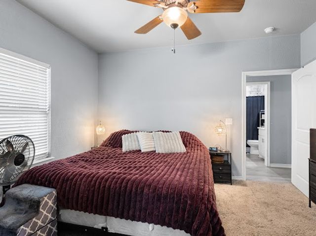 207 N Hubbard Street, Alvord, TX 76225