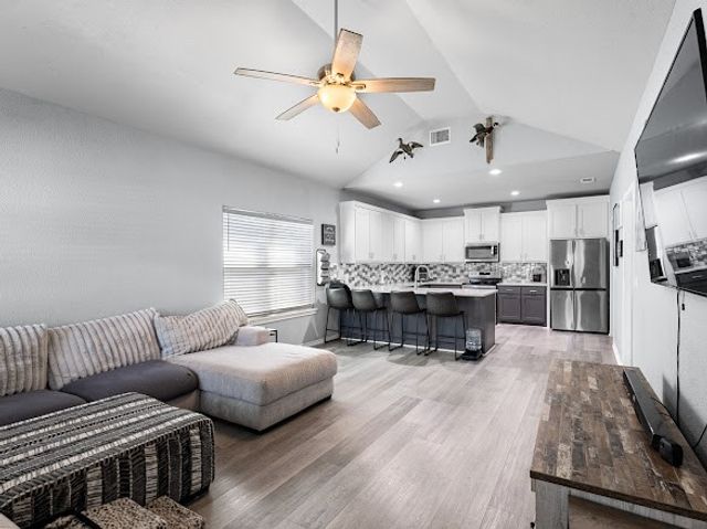 207 N Hubbard Street, Alvord, TX 76225
