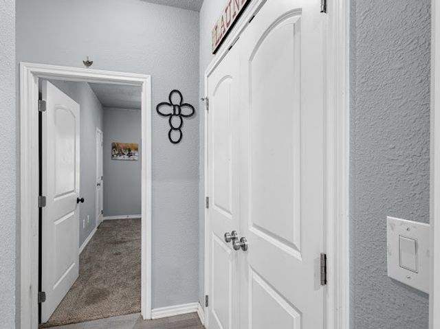 207 N Hubbard Street, Alvord, TX 76225