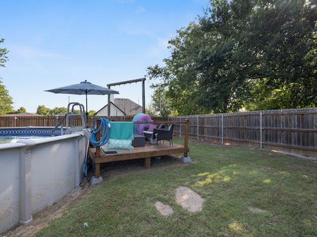 207 N Hubbard Street, Alvord, TX 76225