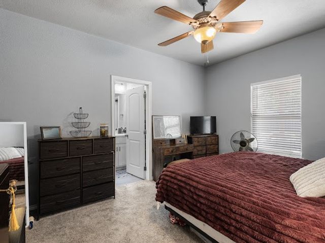 207 N Hubbard Street, Alvord, TX 76225