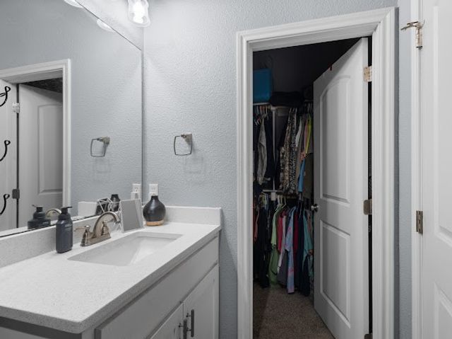 207 N Hubbard Street, Alvord, TX 76225