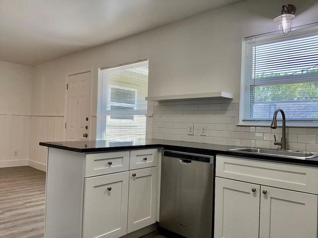 1605 Sweetbriar Ave, Austin, TX 78723