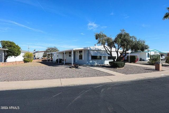 2227 N NICKLAUS Drive, Mesa, AZ 85215