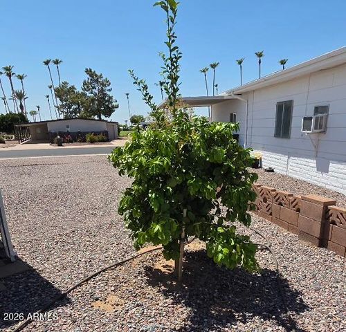2227 N NICKLAUS Drive, Mesa, AZ 85215