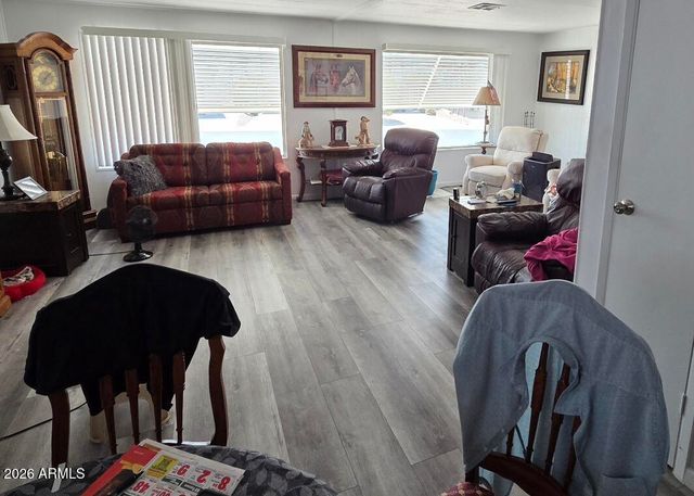 2227 N NICKLAUS Drive, Mesa, AZ 85215