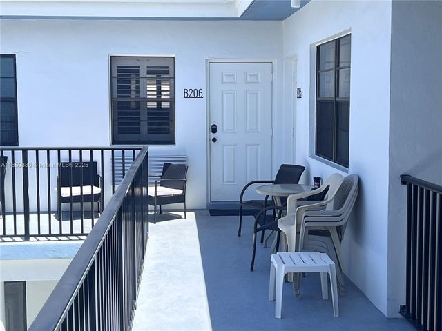 322 Harding St B206, Hollywood, FL 33019