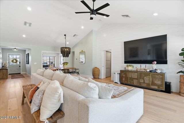 4214 E TURNEY Avenue, Phoenix, AZ 85018