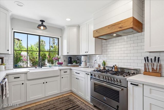 4214 E TURNEY Avenue, Phoenix, AZ 85018