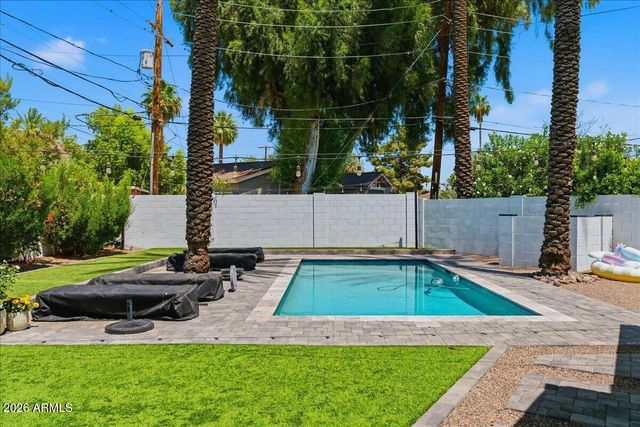 4214 E TURNEY Avenue, Phoenix, AZ 85018