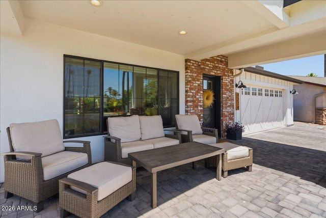 4214 E TURNEY Avenue, Phoenix, AZ 85018