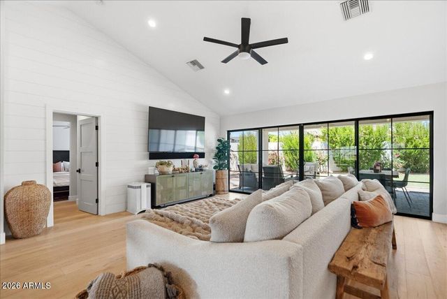 4214 E TURNEY Avenue, Phoenix, AZ 85018