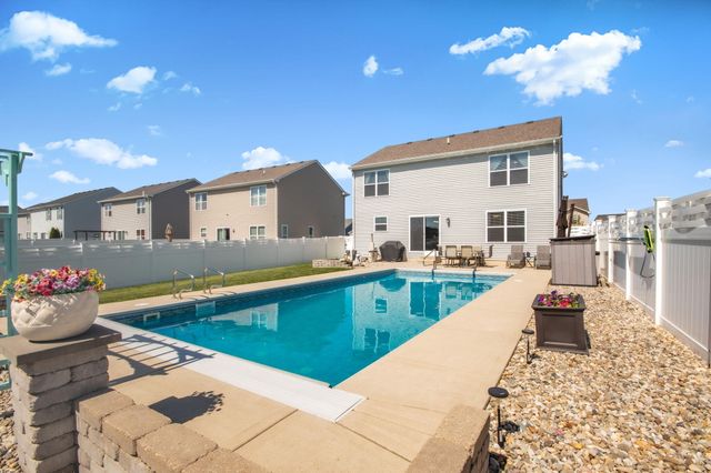 13205 Mckinley Place, Crown Point, IN 46307