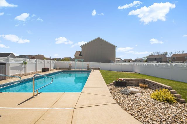 13205 Mckinley Place, Crown Point, IN 46307