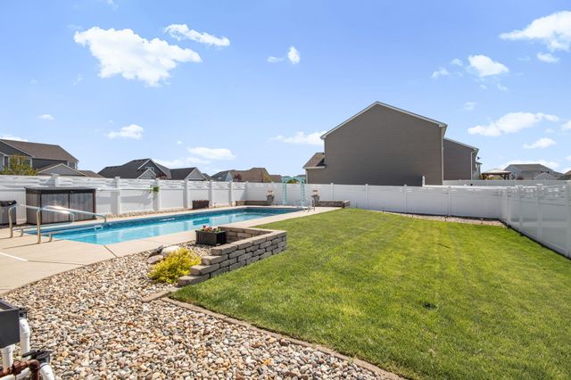 13205 Mckinley Place, Crown Point, IN 46307