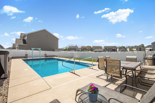 13205 Mckinley Place, Crown Point, IN 46307