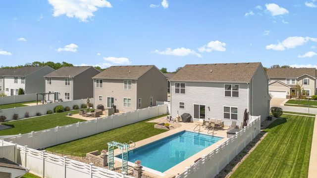 13205 Mckinley Place, Crown Point, IN 46307