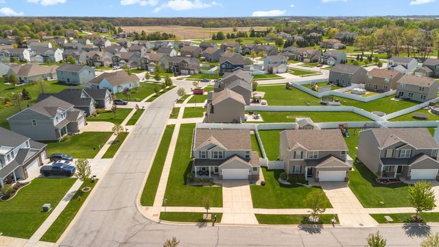 13205 Mckinley Place, Crown Point, IN 46307