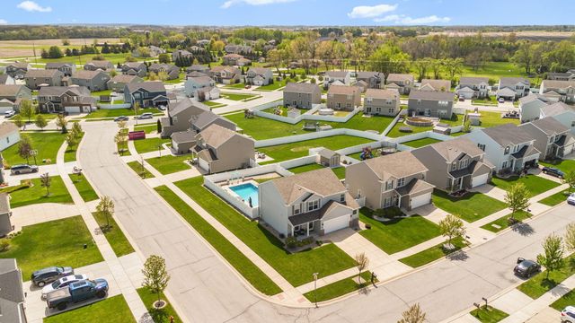 13205 Mckinley Place, Crown Point, IN 46307